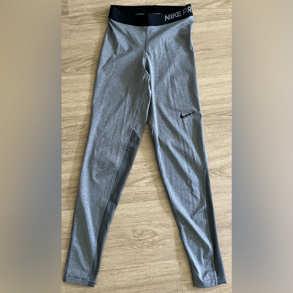 Nike Pro light grey dark grey XS leggings with swoosh and waist band